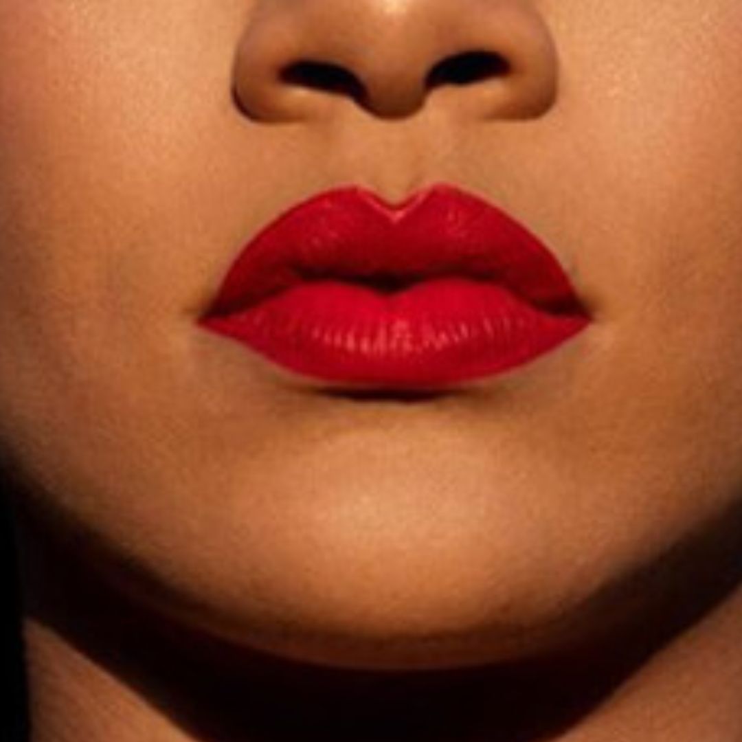 labial color rojo bermellon
